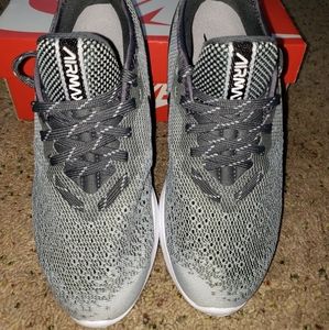 Womens shoes